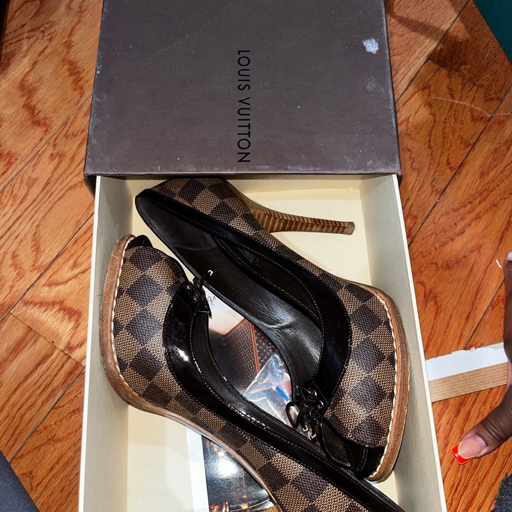 Louis vuitton monogram pumps - Picture 3 of 3